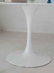 Oval 60” Daisy Dining Table
