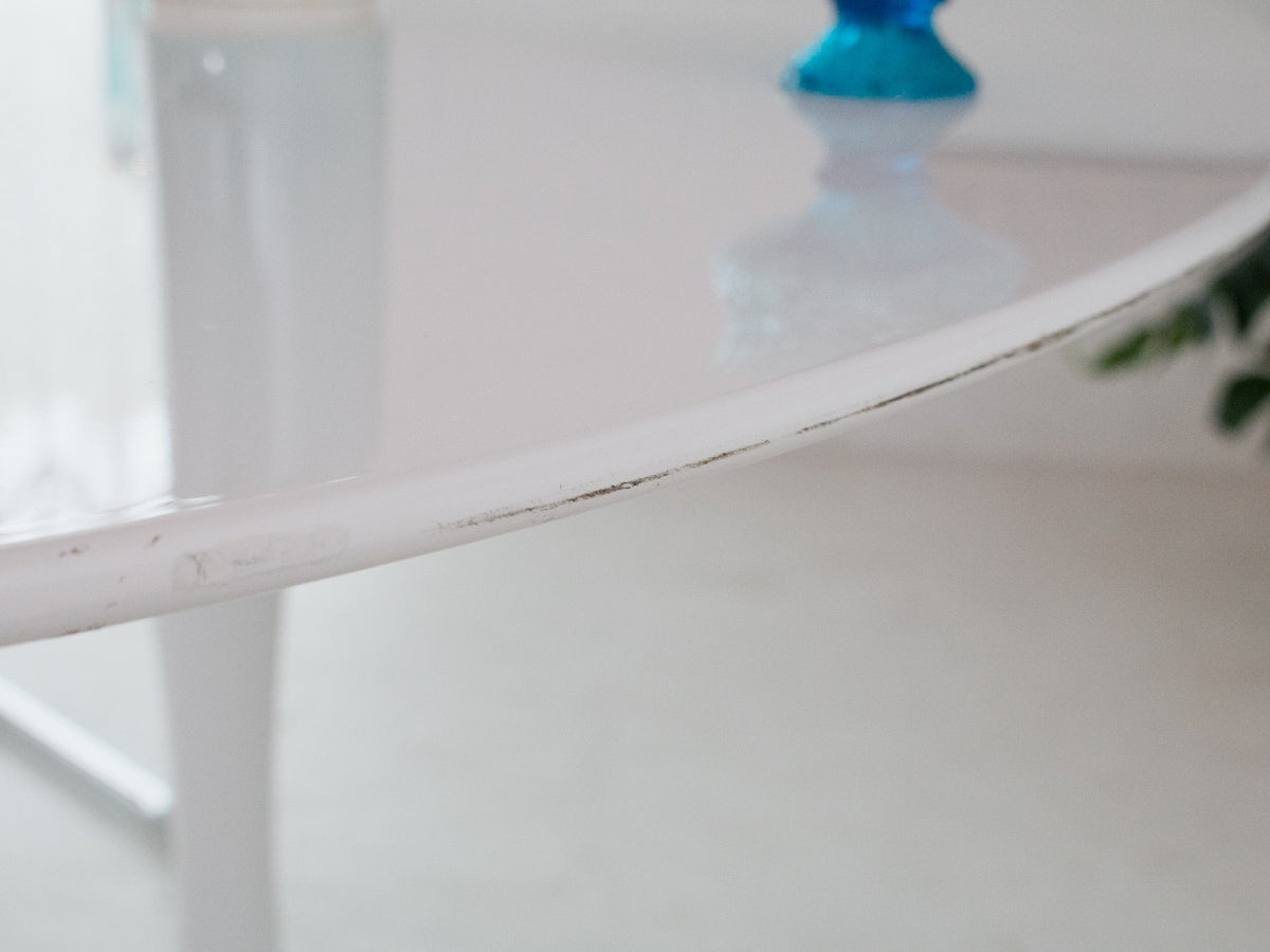 Oval 60” Daisy Dining Table