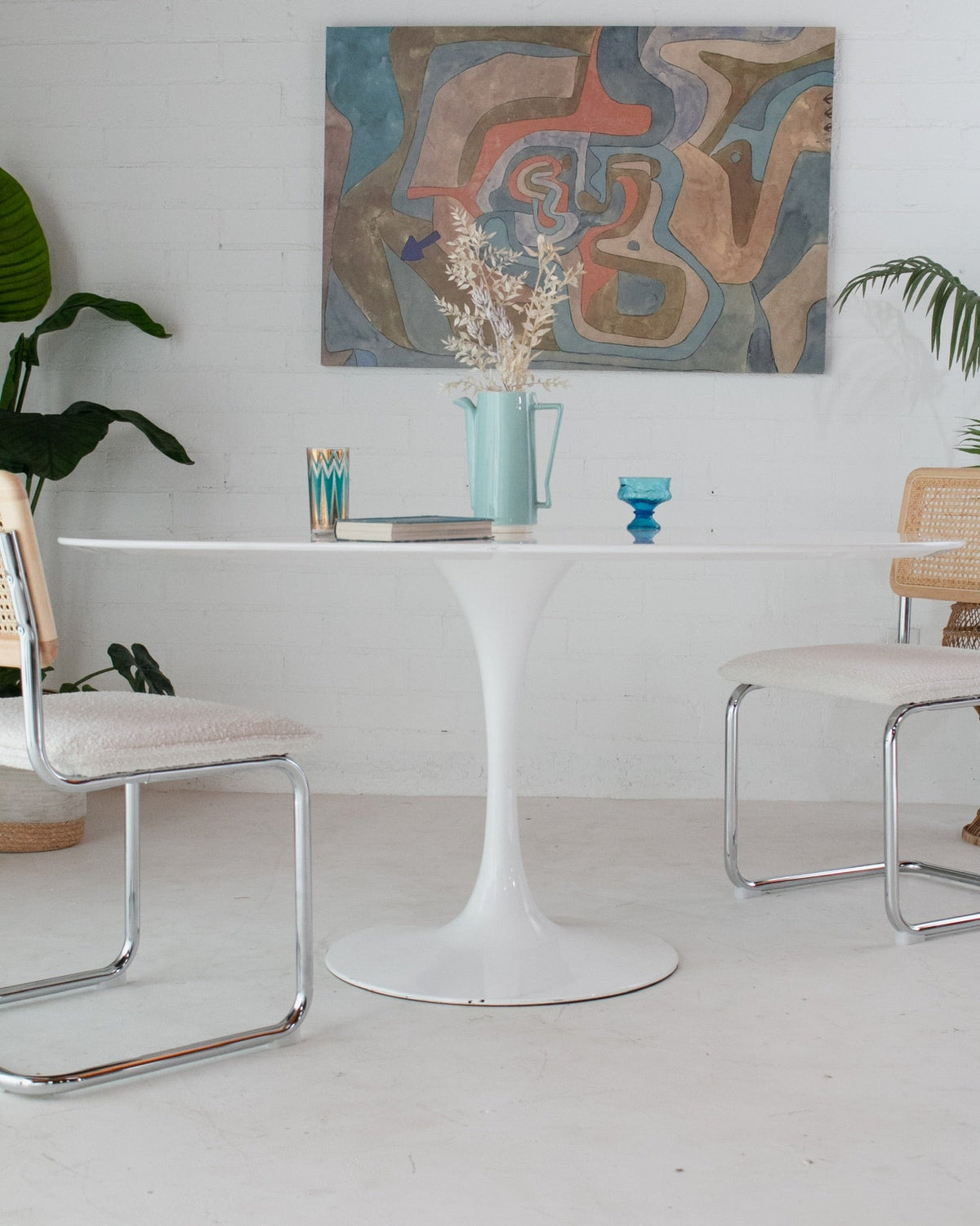 Oval 60” Daisy Dining Table