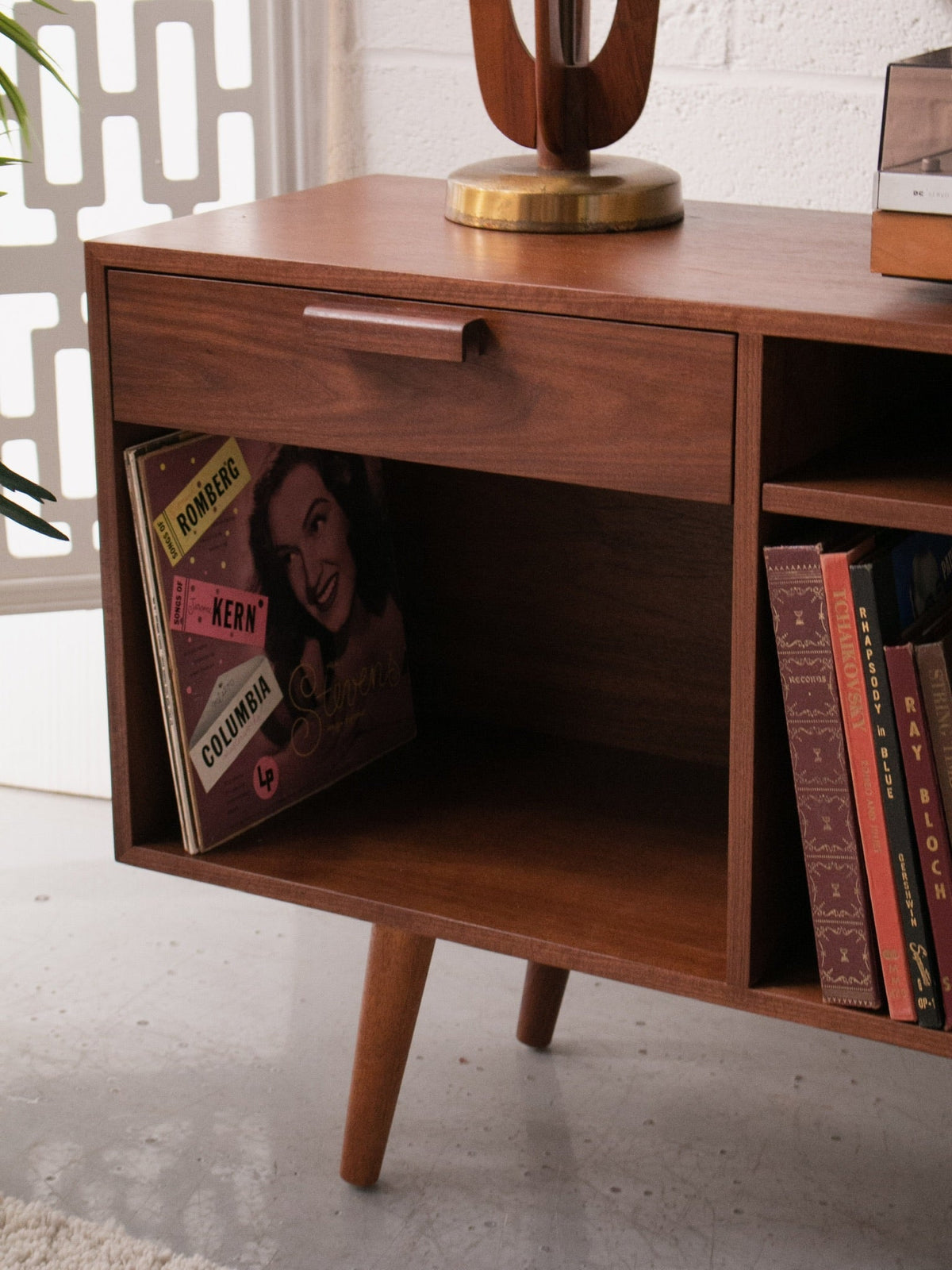 Sunbeam Exclusive Boston Credenza