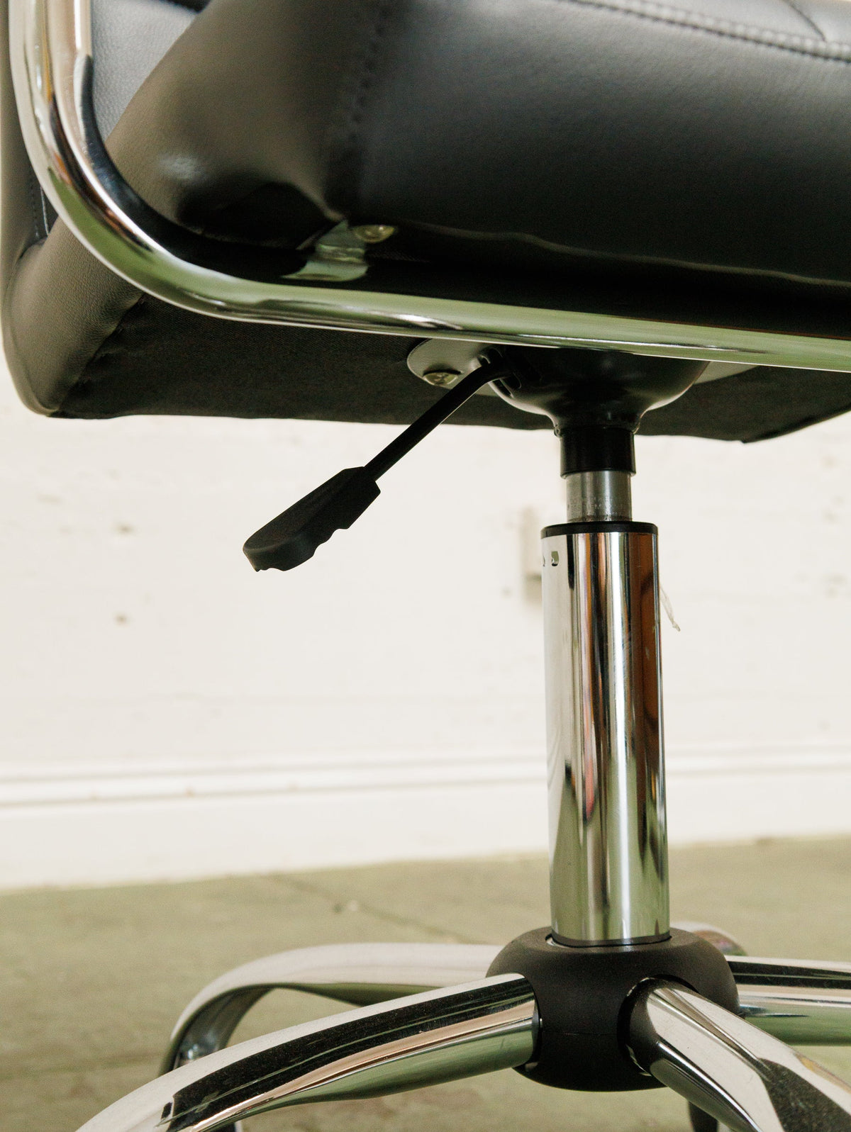 Black Square Tufted Office Chair