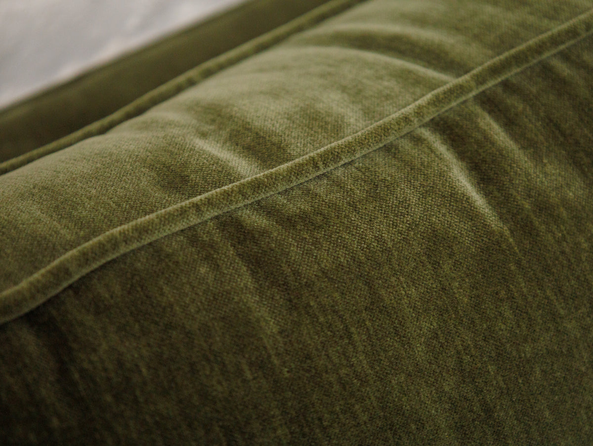 Natasha Loveseat