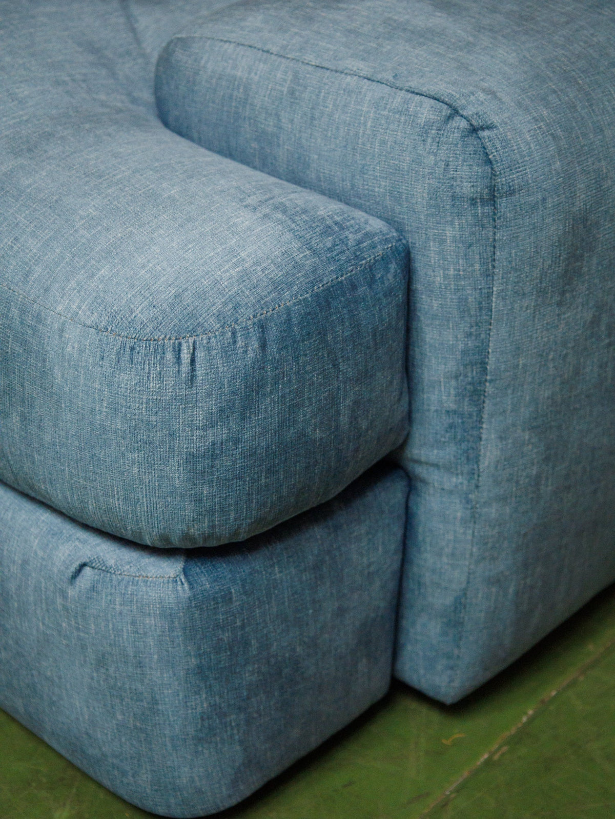 Mosley Loveseat In Aston Sapphire