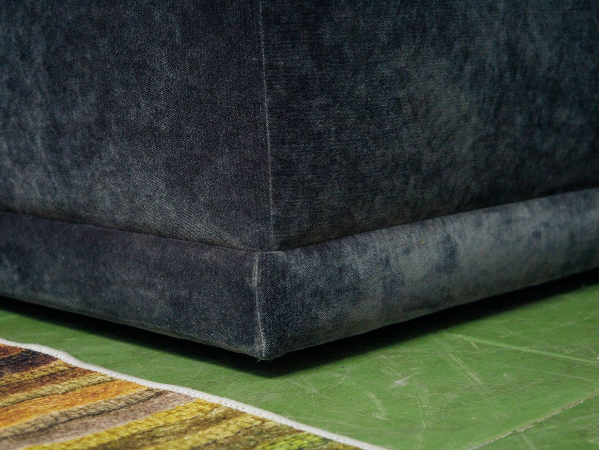 Single Emma Armless Lounger