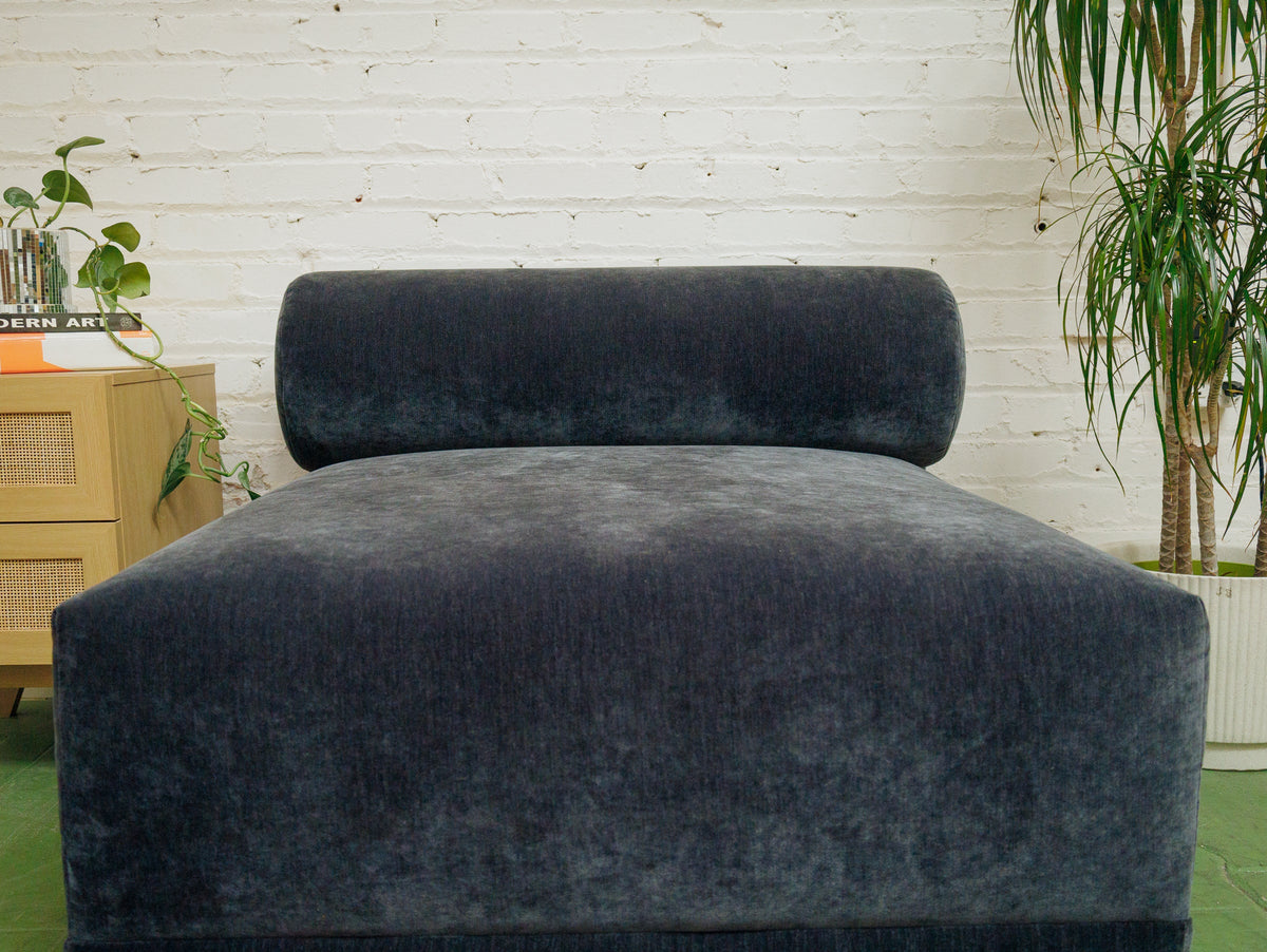 Single Emma Armless Lounger