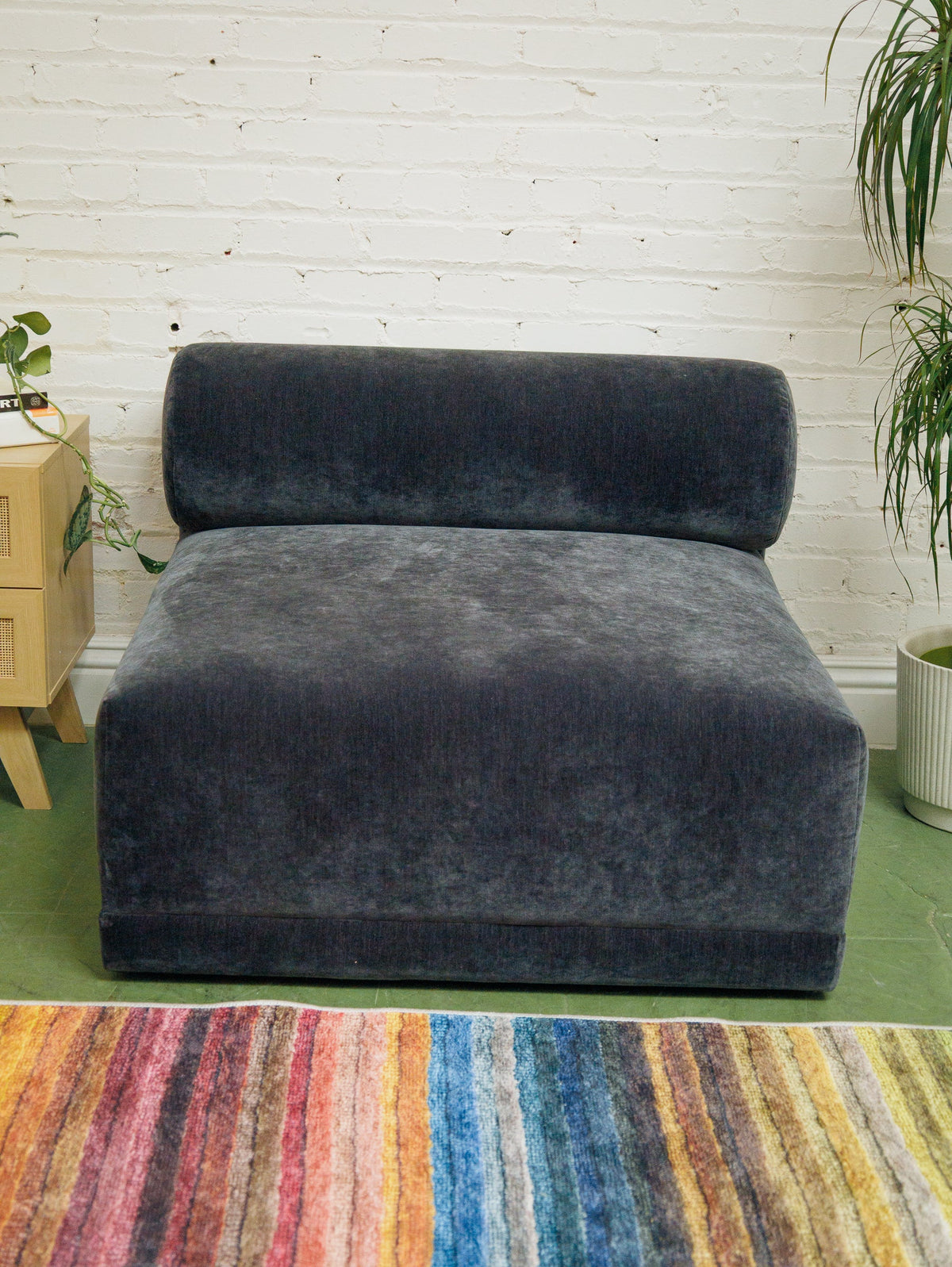 Single Emma Armless Lounger